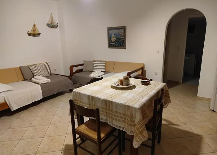 Nianiari House