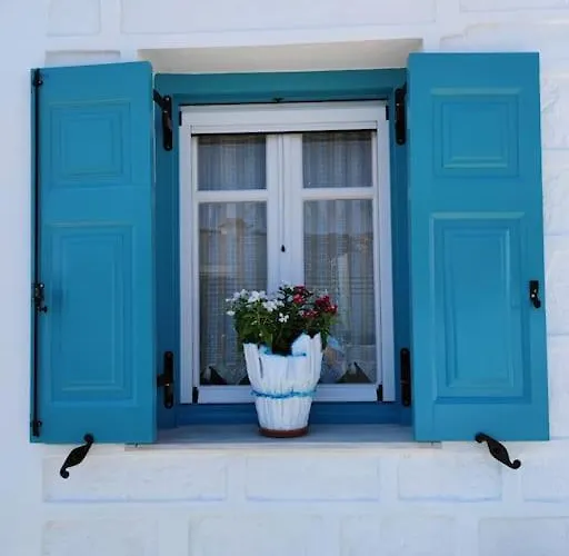 Nianiari House