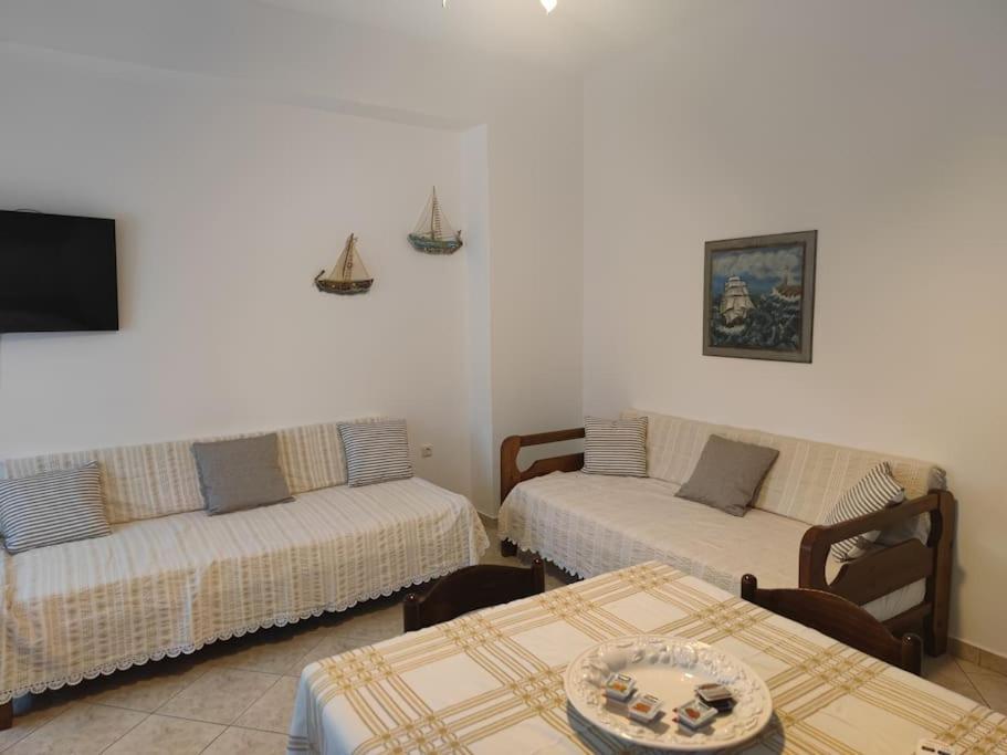 Nianiari House * Kimolos